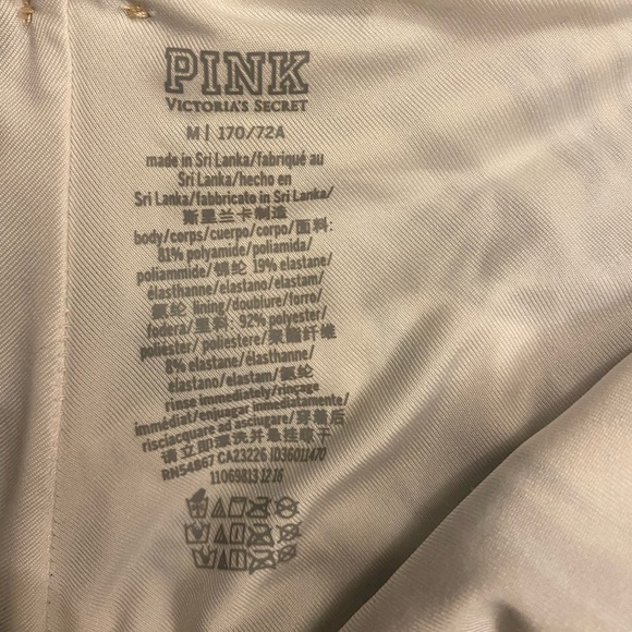 Bikini - Picture 3 of 3